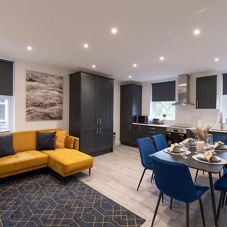 Fantastic New, London Apartment 3 Bed 1 Bath & Parking Whetstone Экстерьер фото