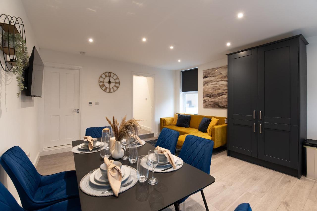 Fantastic New, London Apartment 3 Bed 1 Bath & Parking Whetstone Экстерьер фото